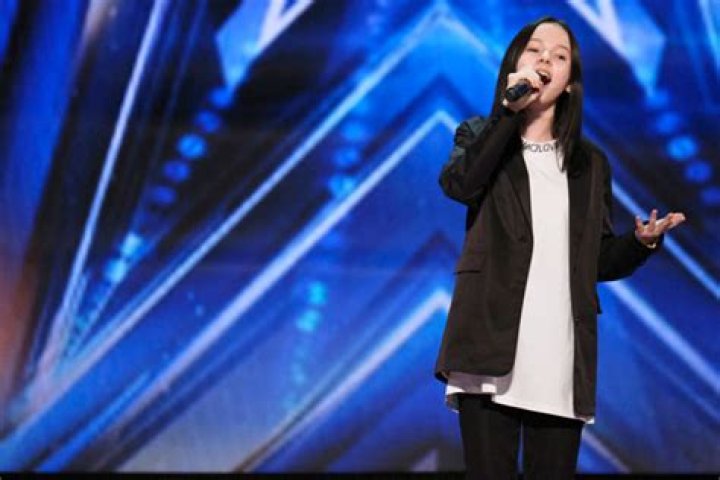 Cristina Rae Gets Golden Buzzer On ‘AGT’ — Season 15 Episode 3 Recap – Hollywood Life
