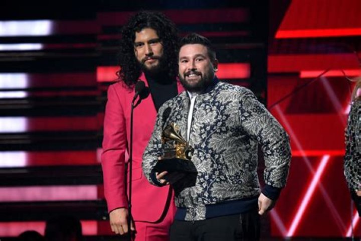 Dan + Shay Give Amazing Performance Of ‘Speechless’ With Tori Kelly At 2019 BBMAs — Watch