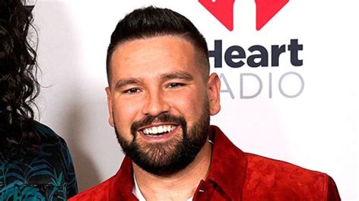 Dan + Shay Singer Shay Mooney Shows Off 50 Lb. Weight Loss – Hollywood Life