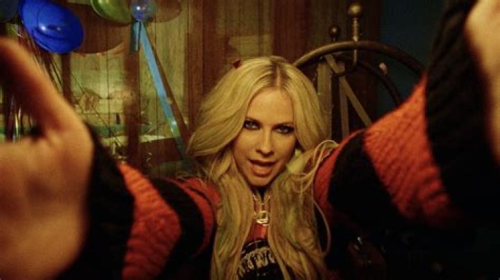 Dance To ‘Chun Li’ – Hollywood Life
