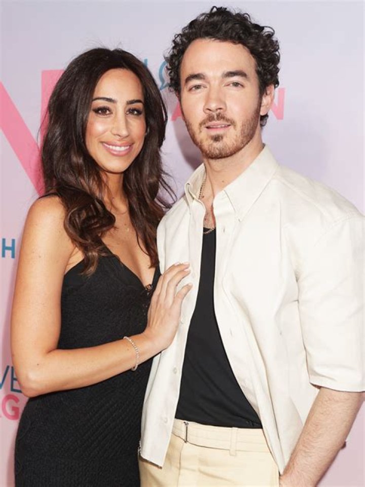 Danielle & Kevin Jonas Talk Kids, Tour & Eczema Diagnosis: Exclusive – Hollywood Life