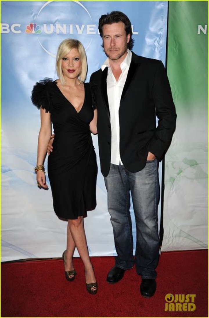 Dean McDermott Reveals He & Wife Tori Spelling Still Have Sex Every Day, Using ‘CBD Lube’
