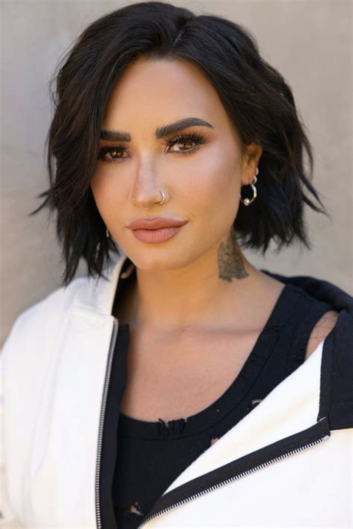 Demi Lovato’s White Swimsuit In The Maldives – Photos – Hollywood Life