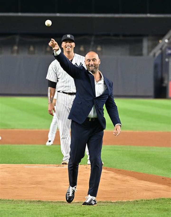 Derek Jeter — Photos Of The Yankees Player – Hollywood Life