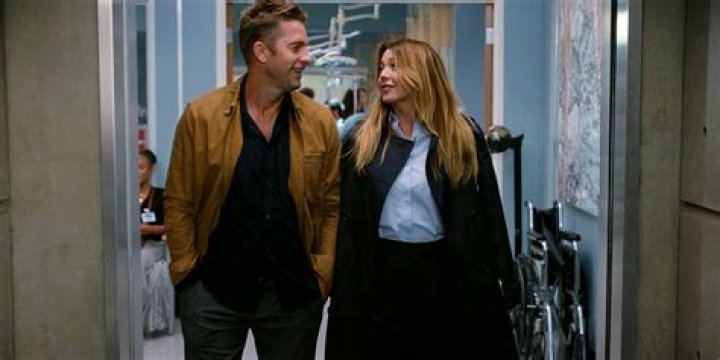 Derek Returns After Meredith Collapses — Recap – Hollywood Life