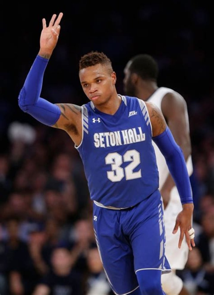 Derrick Gordon Comes Out: First Openly Gay DI Basketball Player’s Story