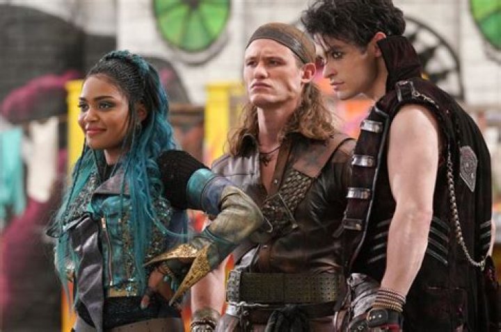‘Descendants 3’ — Photos Of The Disney Channel Movie – Hollywood Life