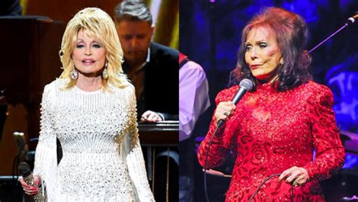 Dolly Parton Mourns Loretta Lynn’s Death With Tribute – Hollywood Life