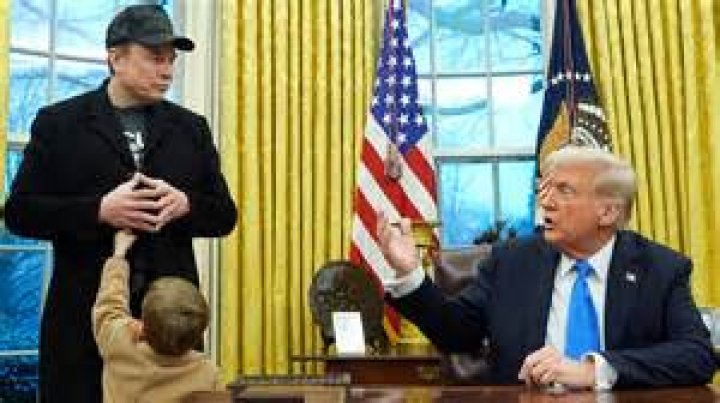 Donald Trump Mocked For Abruptly Leaving Oval Office After Dan Gable’s Grandkids Lay All Over Floor
