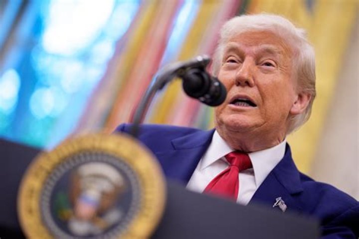 Donald Trump Vs. The Press: Pics