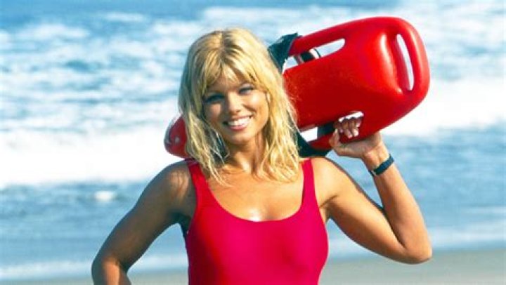 Donna D’Errico Posts Hot Pink Bikini Video – Hollywood Life