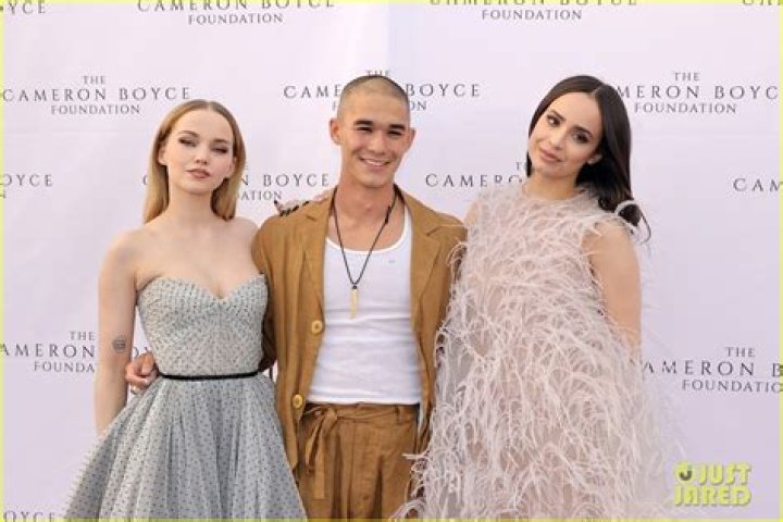 Dove Cameron & Sofia Carson Songs — Full Tracklist – Hollywood Life