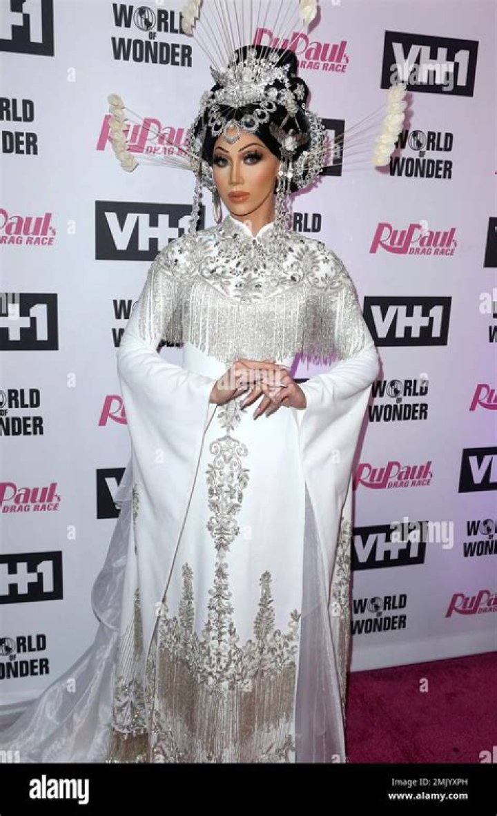 ‘Drag Race’ Alum Plastique Tiara Reveals Why RuPaul Is Her Icon – Hollywood Life