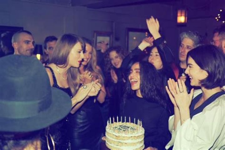 Drake Celebrates His 34th Birthday With Lavish Party In Los Angeles – Hollywood Life