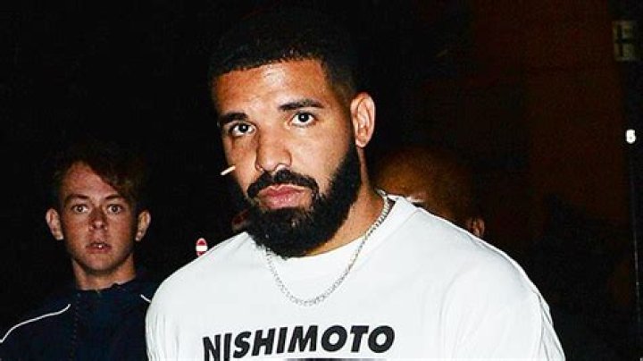 Drake Has Dave & Busters Party With Twerking — Watch Video – Hollywood Life