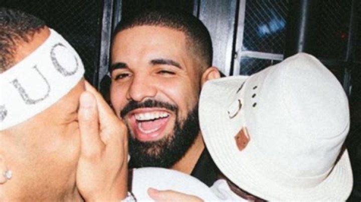 Drake Has Dirty Teeth? He Fires Back At Fan Who Calls Him Out For It – Hollywood Life