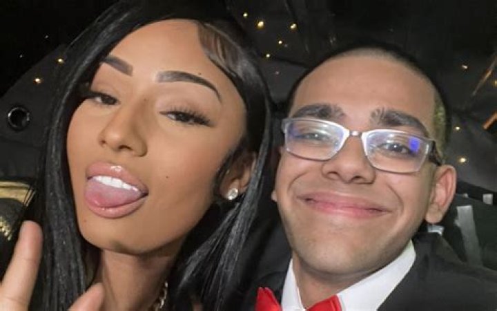 Drake Hooks Up With Toronto Model — Making Rihanna Jealous?