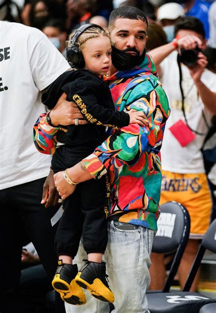 Drake’s Son Adonis Speaking French: Video – Hollywood Life