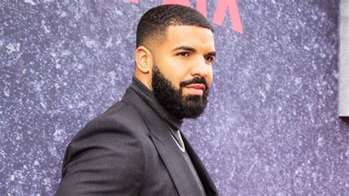 Drake’s Team Denies He Was Arrested In Sweden After Viral Rumor – Hollywood Life