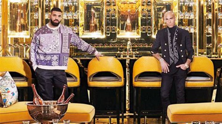 Drake Shows Off Mansion With Basketball Court & More — See Pics – Hollywood Life