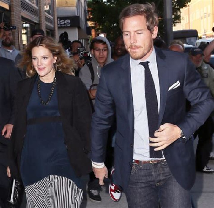 Drew Barrymore Reveals She’s Dating Again 6 Years After Divorce – Hollywood Life