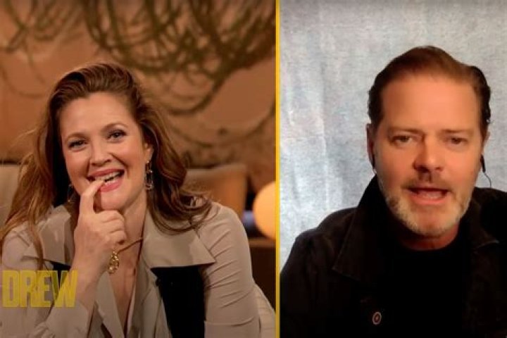 Drew Barrymore Talks Dating After Her Divorce: Watch – Hollywood Life
