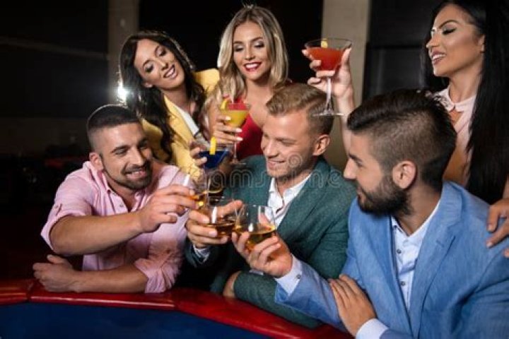 Drinking & Gambling Prior To Show – Hollywood Life