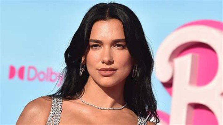 Dua Lipa Sprays Her Long Locks With This Product for ‘Weightless Beachy Waves’