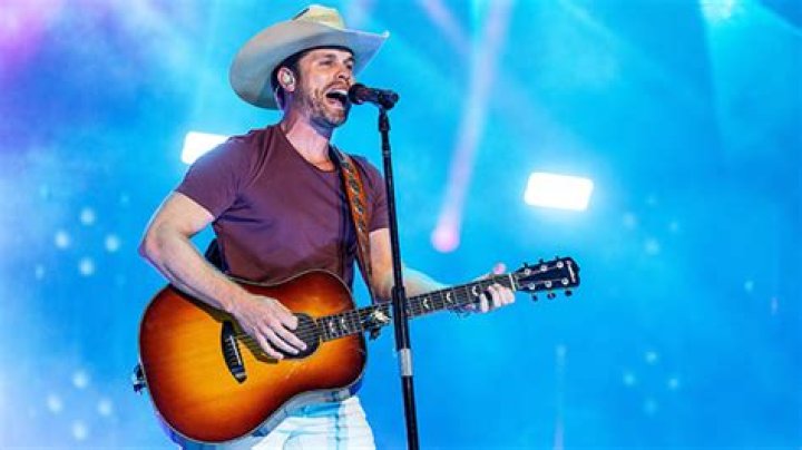 Dustin Lynch On How ‘Thinking Bout You’ Hit Song ‘Changed Our Lives’ – Hollywood Life