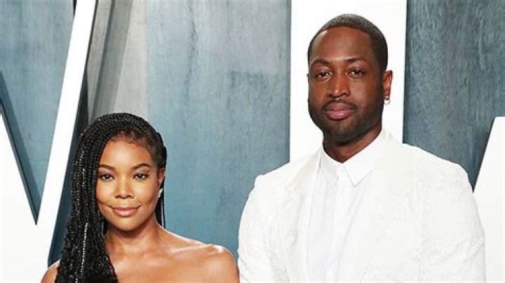 Dwyane Wade & Gabrielle Union Ask Steph & Ayesha Curry About Sexy Pic – Hollywood Life