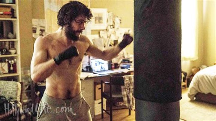Dylan O’Brien Gets Ripped & More – Hollywood Life