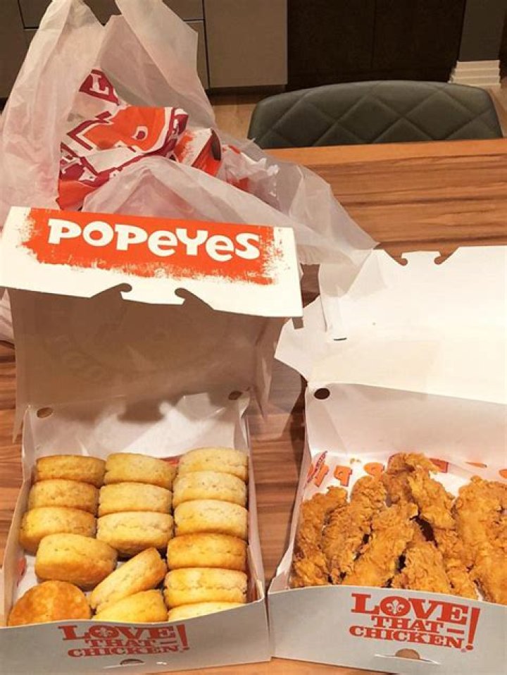 Eats Popeyes In 3rd Trimester – Hollywood Life