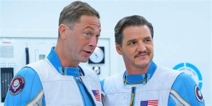 Ebon Moss-Bachrach Reveals He Doesn’t Always Have Strong Reaction to ‘The Bear’ Fans Calling Him ‘Cousin’