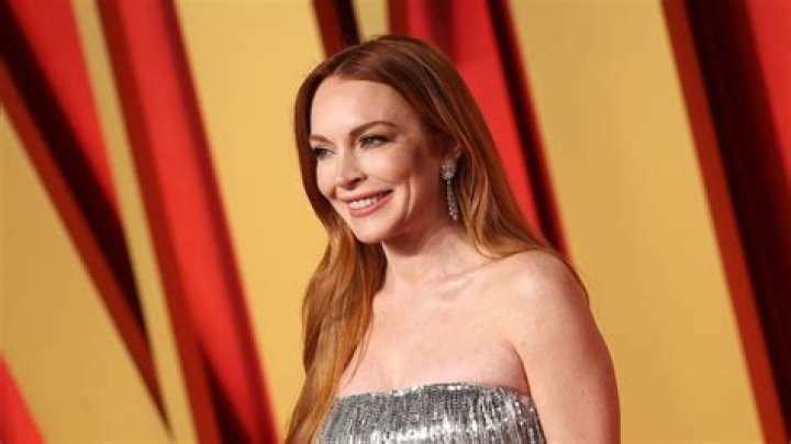 Eliabeth Gilles Fills in For Lindsay Lohan – Hollywood Life