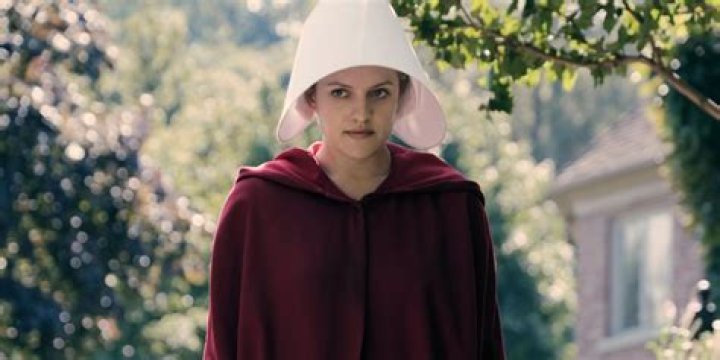 Elisabeth Moss Pregnant: ‘The Handmaid’s Tale’ Star Reveals She’s Expecting Her First Child
