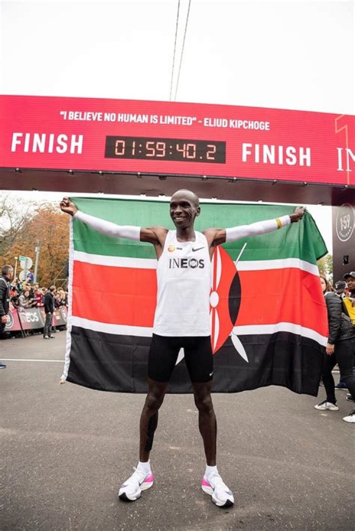 Eliud Kipchoge: Chicago Marathon Winner — Pics