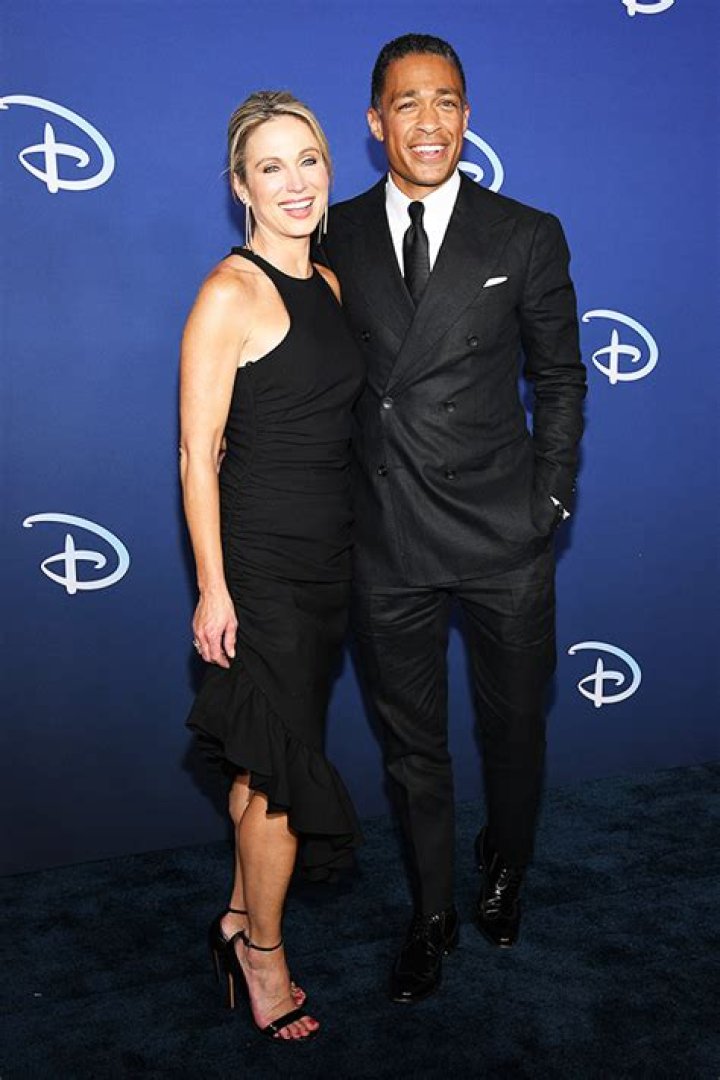 Elizabeth Shue Reveals How Andrew Shue Doing After Amy Robach Divorce – Hollywood Life