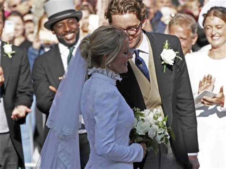 Ellie Goulding & Caspar Jopling Get Married In English Wedding – Hollywood Life