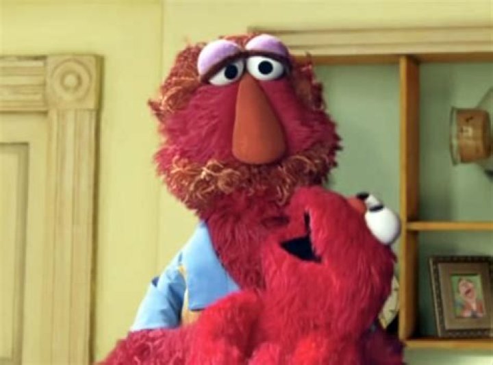 Elmo’s Father Educates Beloved ’Sesame Street’ Star On Racism – Hollywood Life