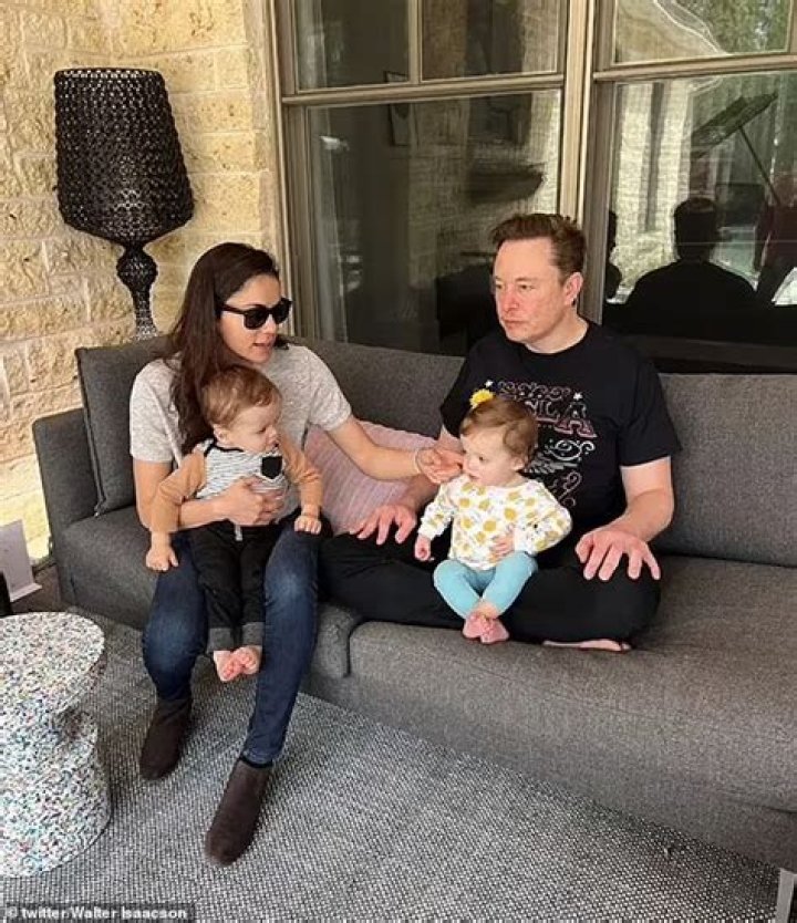 Elon Musk & Grimes Spotted Vacationing In Portofino With Their Kids – Hollywood Life