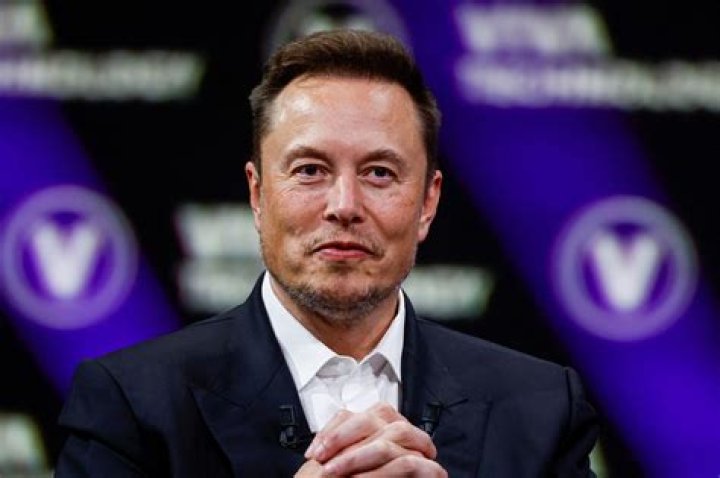 Elon Musk’s Opening Monologue — Video – Hollywood Life