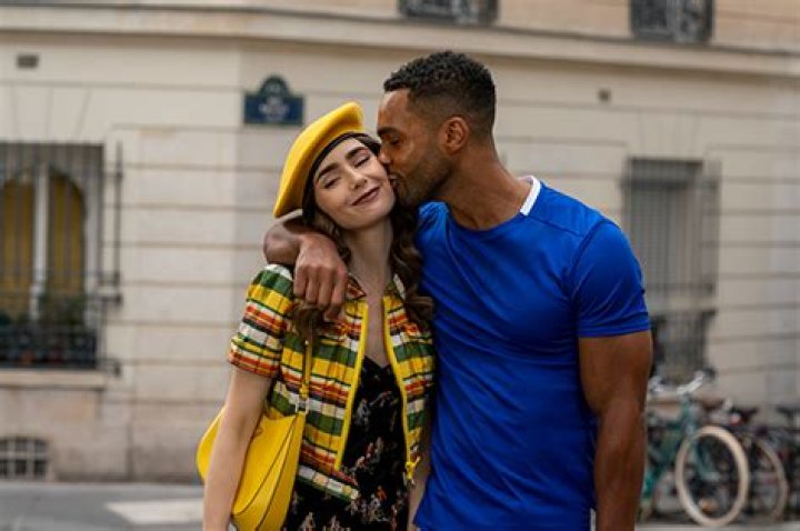 ‘Emily In Paris’ Star Lucas Bravo On Why He Supports Emily & Alfie – Hollywood Life