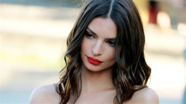 Emily Ratajkowski Shares Cheeky Pics In A Strappy Blue Bikini On Bermuda Trip – Pics