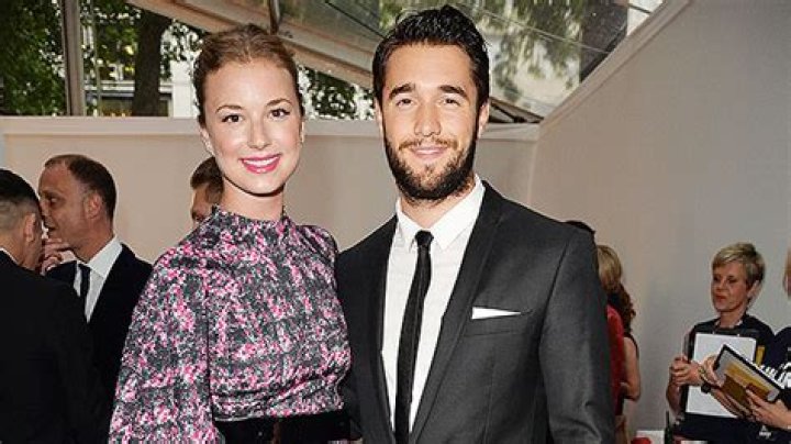 Emily VanCamp Posts Photo Of Her & Josh Bowman’s Baby Daughter  – Hollywood Life