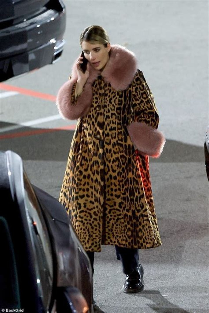 Emma Roberts’ Faux-Fur Coat On ‘Scream Queens’ — SHOP It Under $100 – Hollywood Life