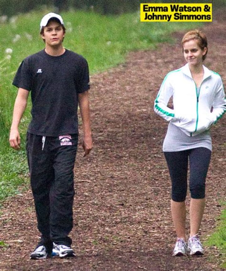 Emma Watson Seen Making Out With Co-Star Johnny Simmons! – Hollywood Life