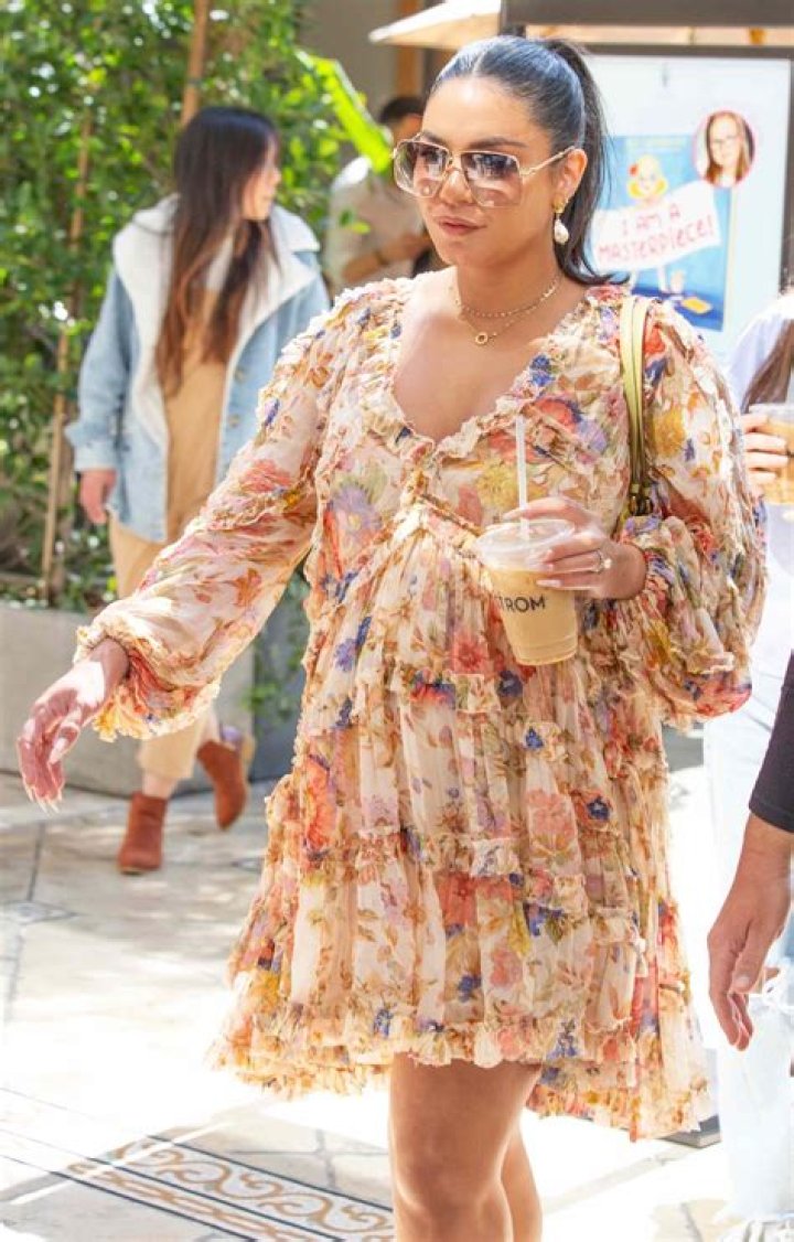 Erica Mena Wears Sequined Outfit & Shows Off Her Baby Bump In New Pic – Hollywood Life