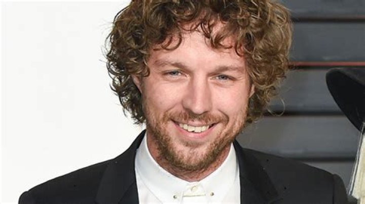 Erik Lang Celebrity Bio – Hollywood Life