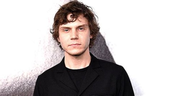 Evan Peters’ Apology After Retweeting Video Of Looters Being Tackled – Hollywood Life