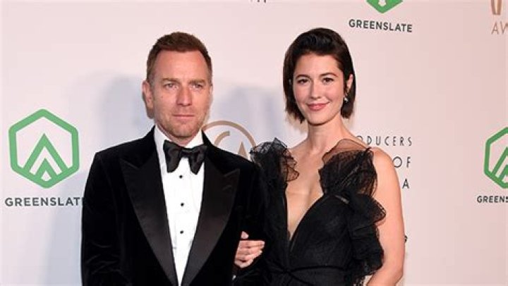 Ewan McGregor and Mary Elizabeth Winstead Spend Christmas With His Ex – Hollywood Life
